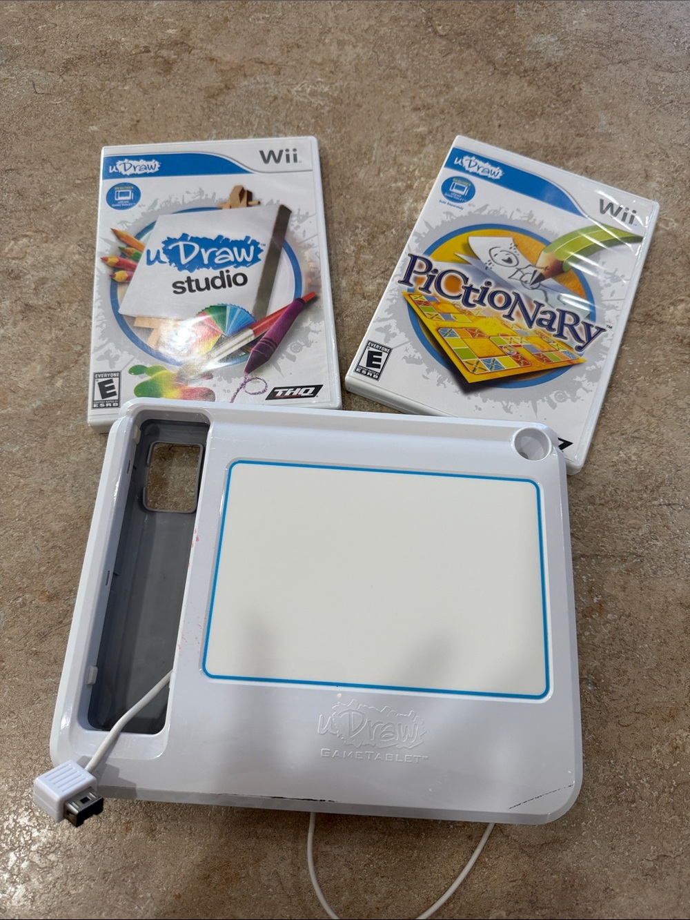 Nintendo uDraw Studio Wii Drawing Tablet Game Bundle with 2 games